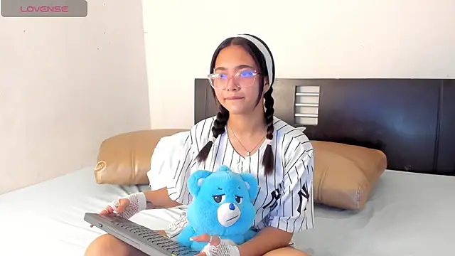 Mariana toress online show from March 2026 11:46:01 PM