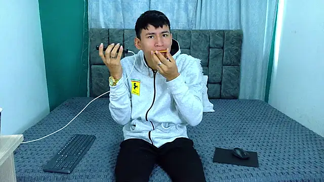 Snapshot of NicolasTorrez chatting on February 2026 01:18:02 PM NicolasTorrez online show from February 2026 01:18:02 PM