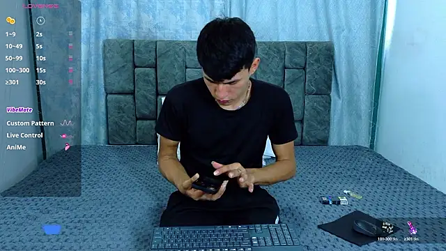 Snapshot of NicolasTorrez chatting on February 2026 08:18:01 PM NicolasTorrez online show from February 2026 08:18:01 PM