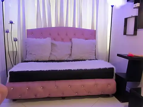 Snapshot of Aurora_Ellis_ chatting on February 2026 01:20:01 PM Aurora Ellis online show from February 2026 01:20:01 PM