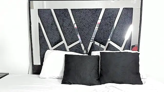 Snapshot of DariaLuca chatting on March 2026 11:49:01 AM DariaLuca online show from March 2026 11:49:01 AM