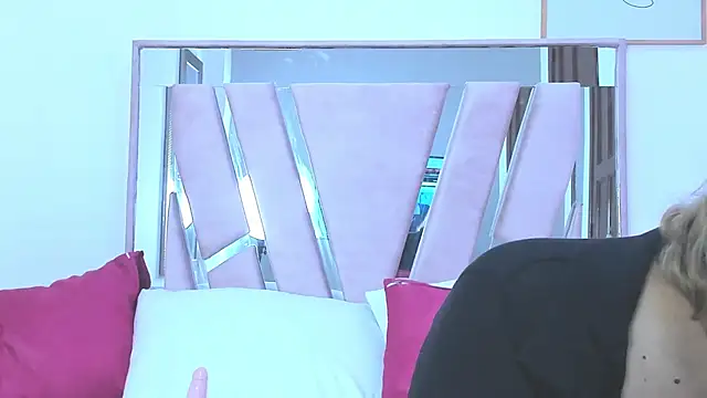 DariaLuca online show from March 2026 11:43:02 AM