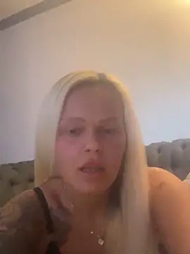 Snapshot of BlondeMilfXo chatting on June 2026 06:11:01 PM BlondeMilfXo online show from June 2026 06:11:01 PM