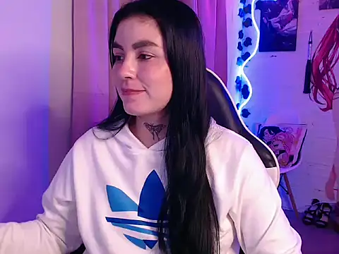 Snapshot of JanineRae chatting on February 2026 11:12:02 PM JanineRae online show from February 2026 11:12:02 PM