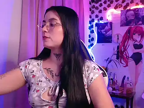 Snapshot of JanineRae chatting on February 2026 09:49:02 PM JanineRae online show from February 2026 09:49:02 PM