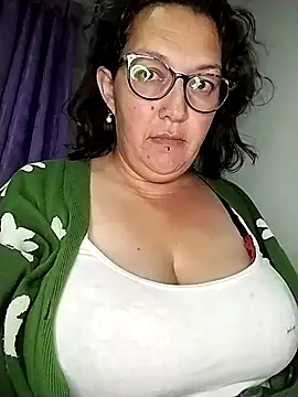 Snapshot of _Saraqueen chatting on February 2026 03:40:02 AM Saraqueen online show from February 2026 03:40:02 AM