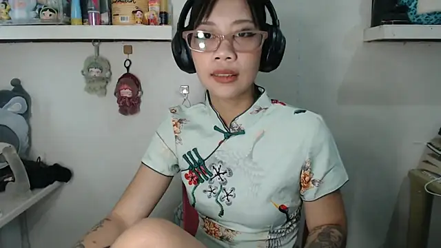 Snapshot of GloryKulikowski chatting on February 2026 02:29:01 AM GloryKulikowski online show from February 2026 02:29:01 AM