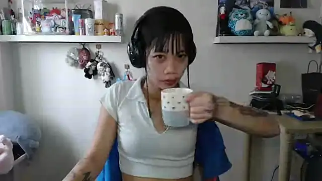 Snapshot of GloryKulikowski chatting on March 2026 12:57:01 AM GloryKulikowski online show from March 2026 12:57:01 AM