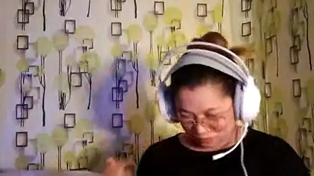 TennieReichow online show from March 2026 12:42:01 PM