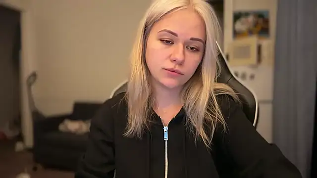 Leylia Lily online show from April 2026 06:34:01 PM