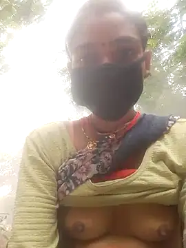 Snapshot of Seenu---Thakur chatting on July 2026 07:24:02 AM Seenu---Thakur online show from July 2026 07:24:02 AM