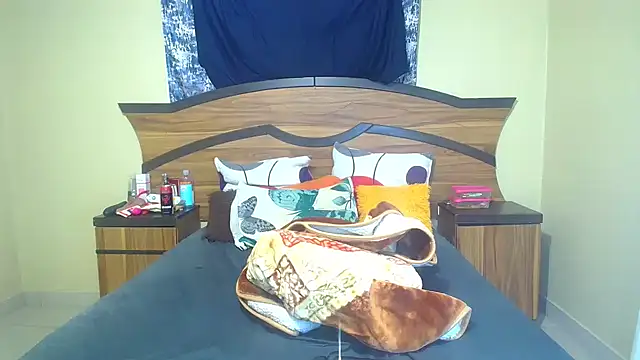 Queenxxxjesy online show from April 2026 07:51:01 PM