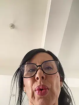 caritoo21 online show from June 2026 05:22:02 PM
