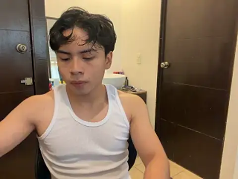 Snapshot of BentoBoxxx chatting on May 2026 09:32:01 PM BentoBoxxx online show from May 2026 09:32:01 PM