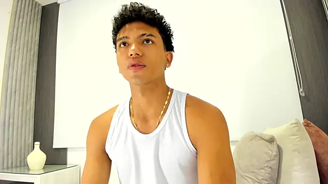 jhoystrong  online show from February 2026 01:41:02 PM