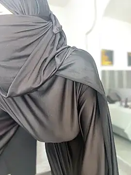 aminaa  online show from February 2026 06:59:02 PM