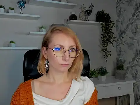 CinderellaMoon online show from February 2026 06:20:02 AM