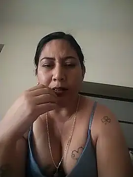 Snapshot of Arely_Sweet chatting on February 2026 08:05:02 PM Arely Sweet online show from February 2026 08:05:02 PM