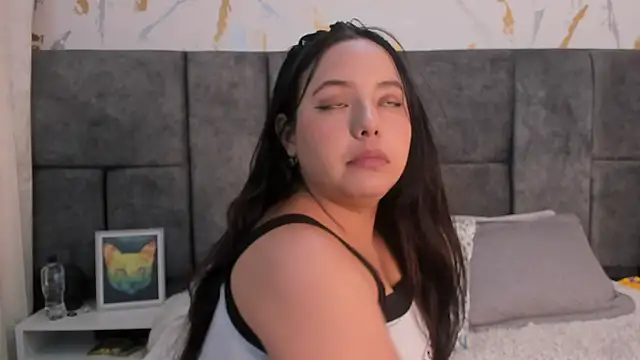 Snapshot of melanie_velle chatting on February 2026 03:18:01 AM melanie velle online show from February 2026 03:18:01 AM