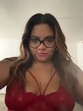 Snapshot of ludmila_x chatting on June 2026 05:06:01 PM ludmila x online show from June 2026 05:06:01 PM