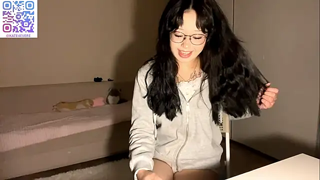 Snapshot of KateGlowee chatting on February 2026 03:30:01 PM KateGlowee online show from February 2026 03:30:01 PM