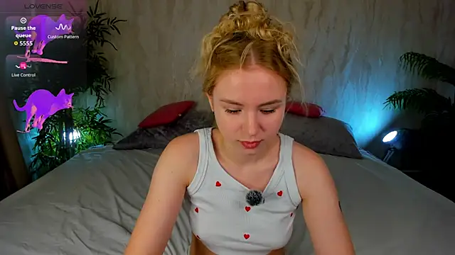 Linda  Bloom online show from June 2026 12:44:02 AM