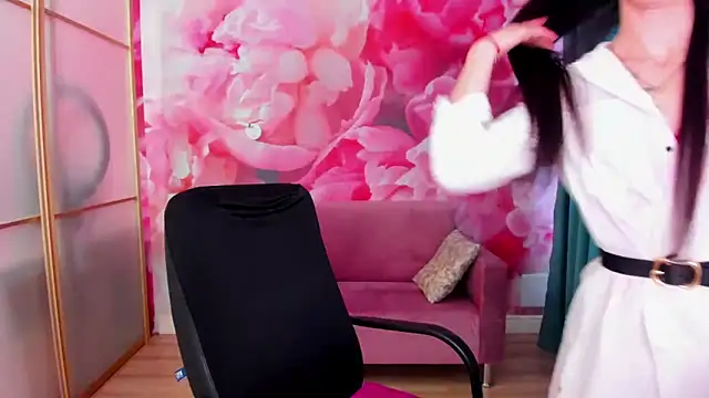 NoirDiva online show from June 2026 06:04:01 AM