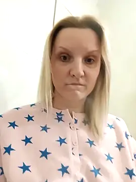 Snapshot of SusanGold9211 chatting on March 2026 12:23:02 AM SusanGold9211 online show from March 2026 12:23:02 AM