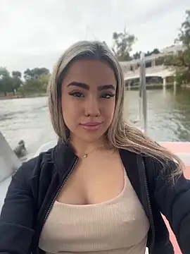 bellabarbiex online show from April 2026 08:15:02 PM