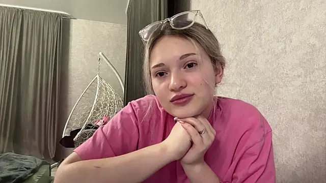 Snapshot of Linaceleste chatting on February 2026 02:03:02 PM Linaceleste online show from February 2026 02:03:02 PM