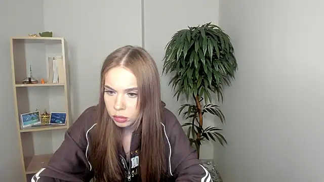 Snapshot of TishShazier chatting on February 2026 09:50:01 AM TishShazier online show from February 2026 09:50:01 AM