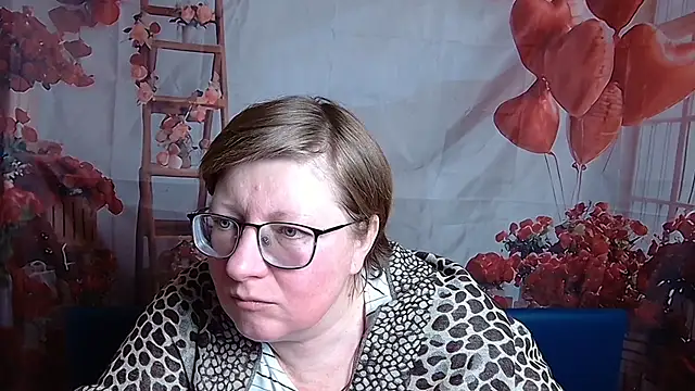 Snapshot of RadaChudna chatting on February 2026 06:09:01 AM RadaChudna online show from February 2026 06:09:01 AM