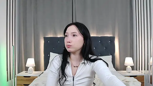 VikkyVonn online show from March 2026 12:11:01 PM