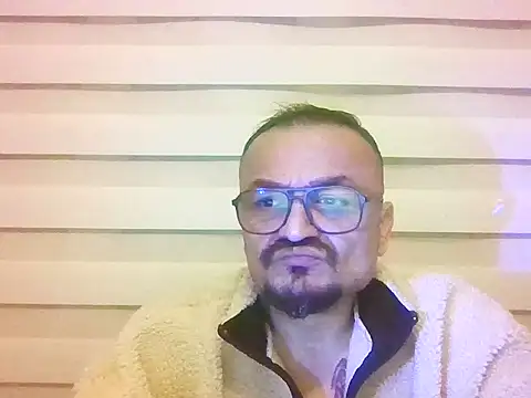 Snapshot of hardbigdevil chatting on March 2026 06:55:01 PM hardbigdevil online show from March 2026 06:55:01 PM