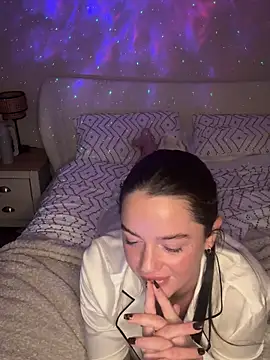 Maisierose online show from February 2026 12:51:01 AM