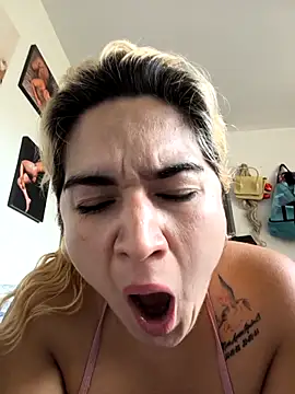 violet-grey online show from April 2026 03:16:01 PM