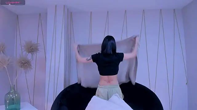 CarolineEvans x online show from March 2026 05:23:01 AM