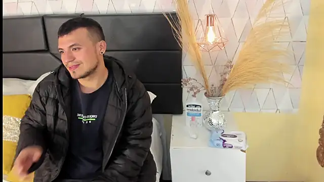 Snapshot of AronGarcia chatting on February 2026 12:06:02 PM AronGarcia online show from February 2026 12:06:02 PM