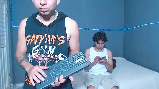 Snapshot of polloCol4U chatting on March 2026 03:30:02 AM polloCol4U online show from March 2026 03:30:02 AM