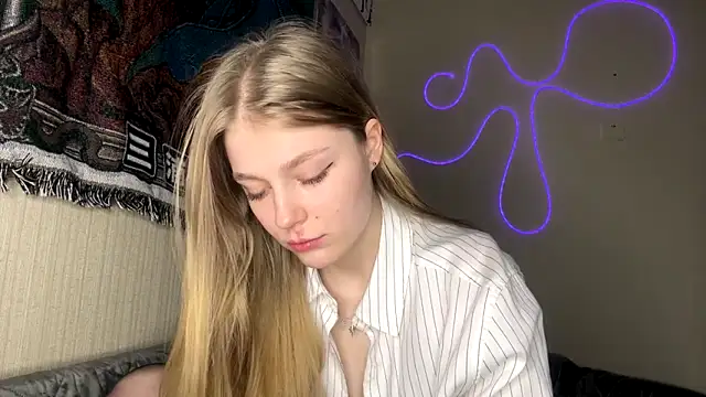 CassandraMur online show from February 2026 03:12:01 PM