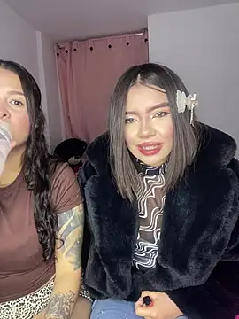 LLauraV online show from April 2026 02:51:02 AM