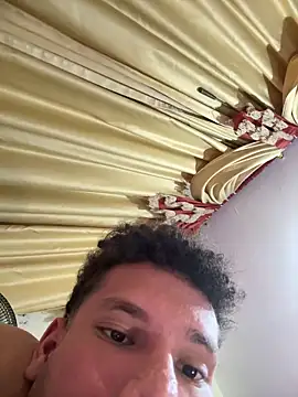 Valentinacouple online show from February 2026 05:08:02 AM