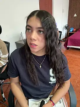 Luna rousse26 online show from March 2026 12:34:02 PM