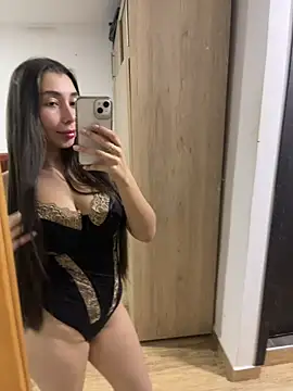 lunna-foxx online show from May 2026 03:57:02 AM