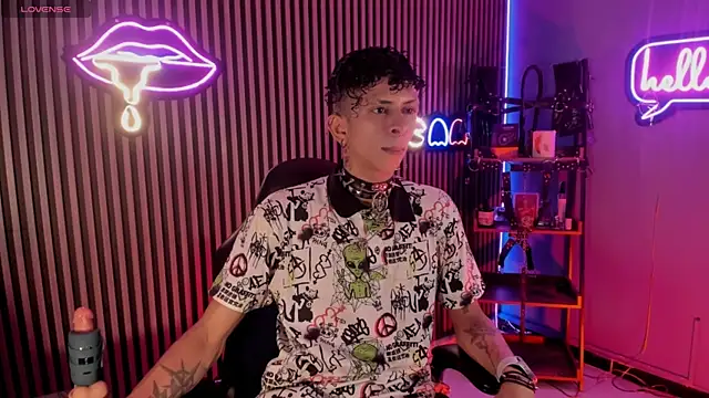 Maximoking26 online show from April 2026 11:53:02 PM