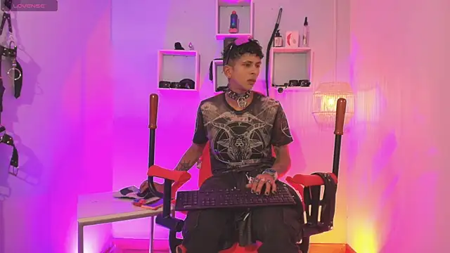 Maximoking26 online show from June 2026 03:37:02 AM