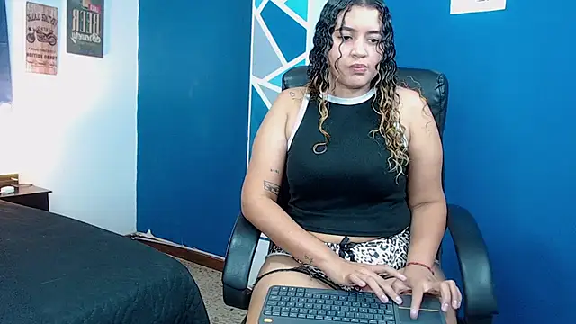 goodgirlxxl online show from February 2026 02:09:02 AM