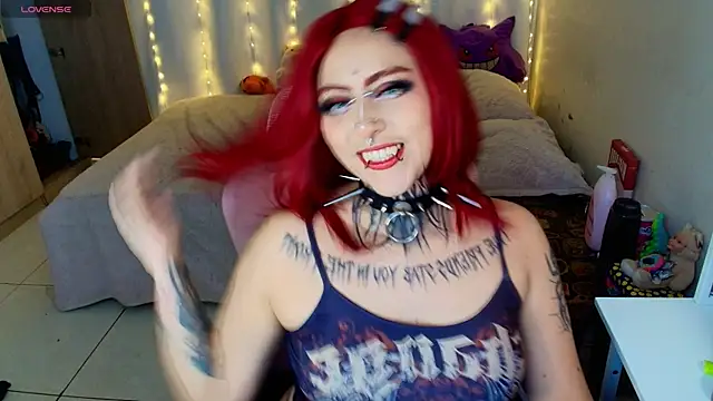 Snapshot of maliciaXpoison chatting on April 2026 05:58:01 AM maliciaXpoison online show from April 2026 05:58:01 AM