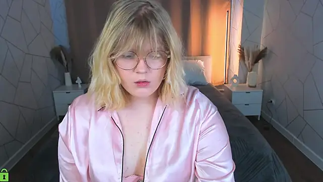 luna c0ra online show from April 2026 01:11:01 AM