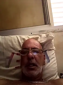 Snapshot of Milwokee chatting on June 2026 10:39:01 AM Milwokee online show from June 2026 10:39:01 AM